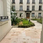 Studio à Paris près du Pont Mirabeau et Tour Eiffel