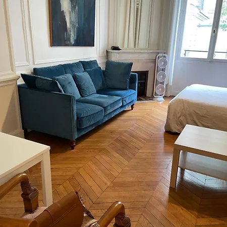 A Pres Du Pont Mirabeau Et Tour Eiffel Apartment