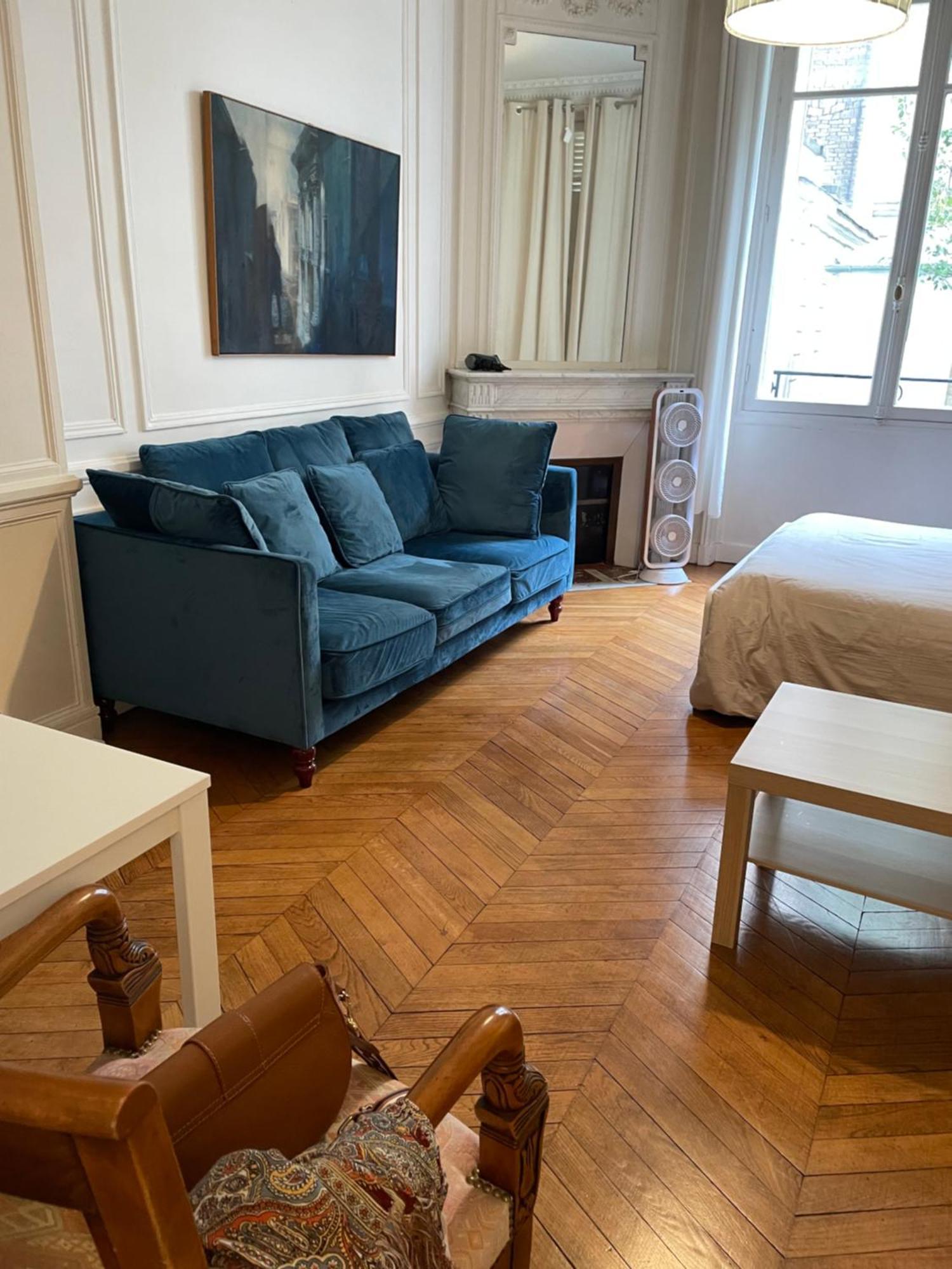 A Pres Du Pont Mirabeau Et Tour Eiffel Apartment